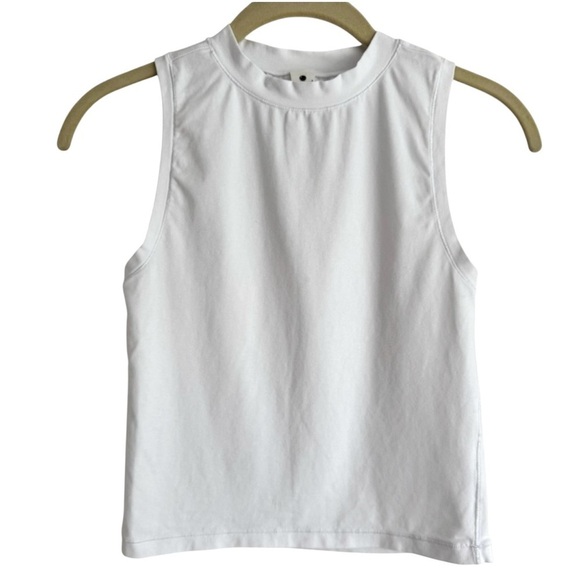 New Yogalicious White Airlite Melissa Cropped Muscle Tank Top Athleisure Small - Picture 1 of 4